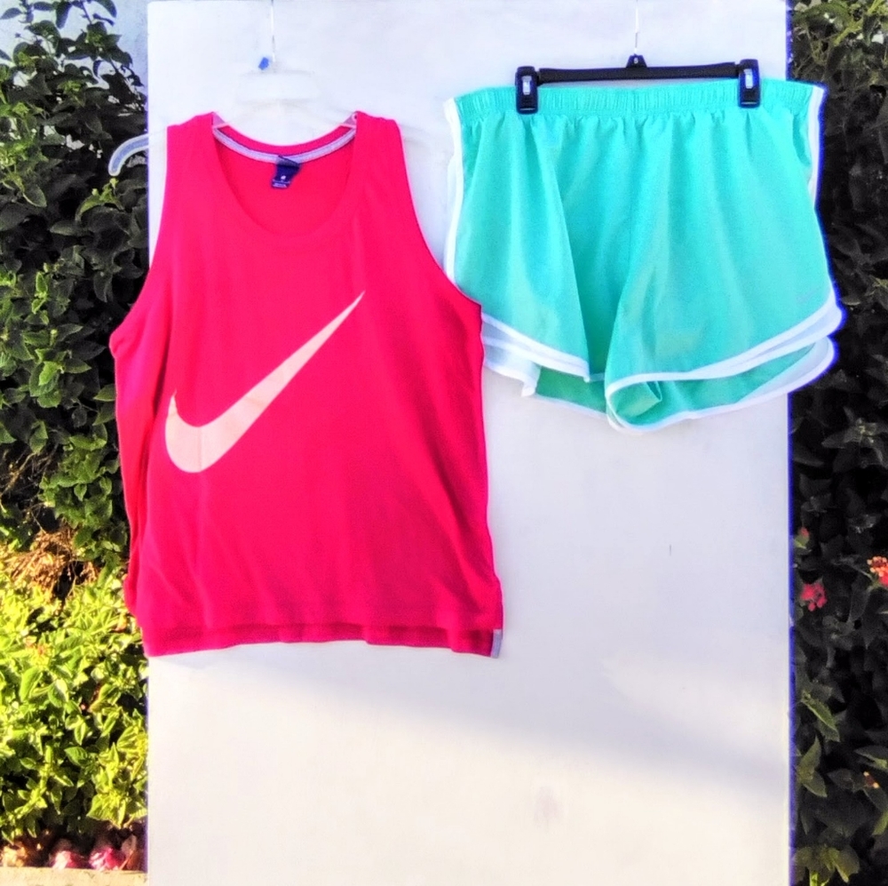 Nike's 2 pc workout bundle